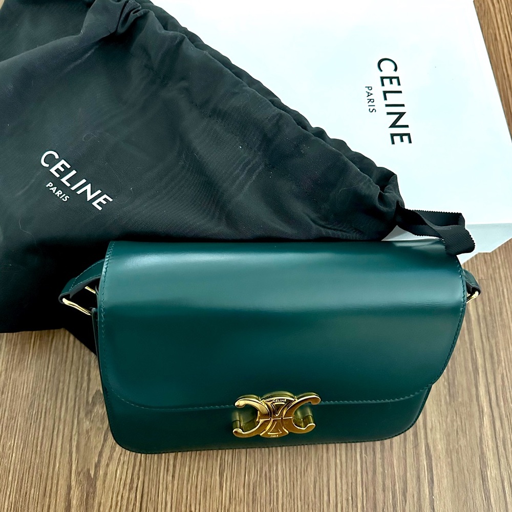 CLASSIQUE TRIOMPHE BAG IN SHINY CALFSKIN IN AMAZONIAN